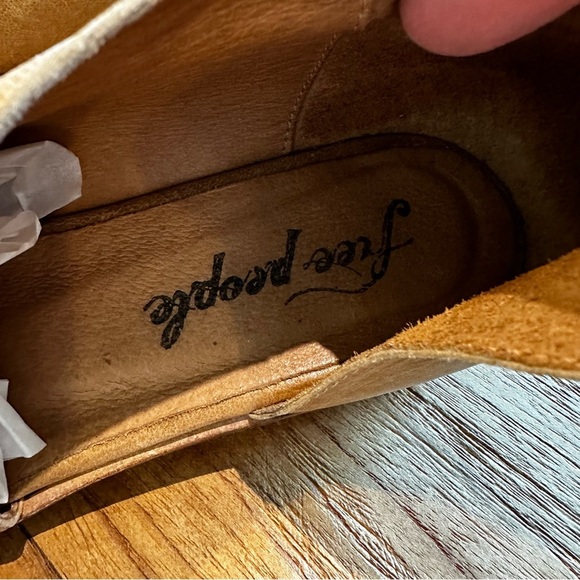 Free People Women’s Royale D’orsay Pointed Toe Tan Leather Distressed Flat Shoes - Picture 5 of 9